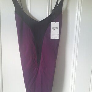 Speedo Sculpture Women's swimsuit new with tags size 18-20